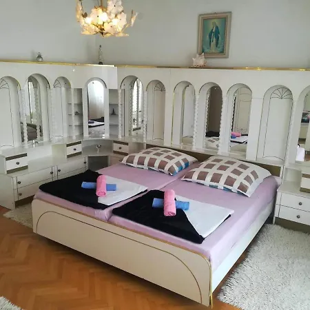 Dalmatino Apartment