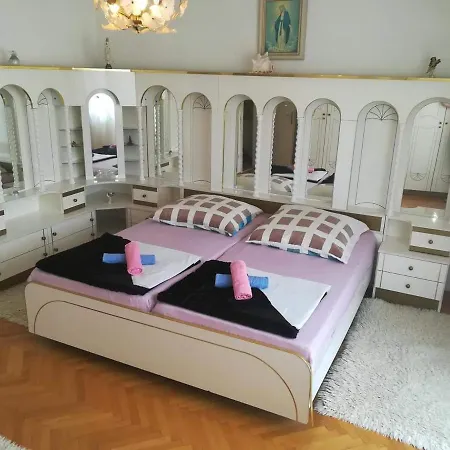 Dalmatino Apartment